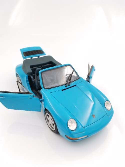 LARGE PORSCHE DIE CAST SCALE 1/18 HIGHLY DETAILED!!!!