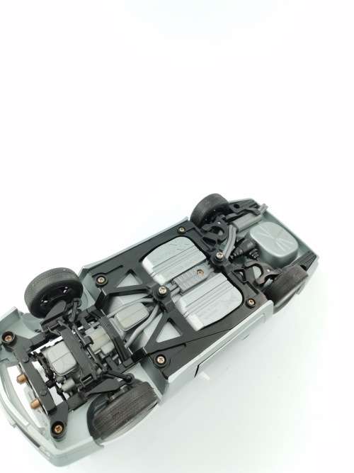 LARGE HIGHLY COLLECTABLE ROADLEGENDS MERCEDES BEN`S 500SL DIE CAST 1/18 SCALE!!!