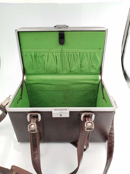 LARGE VINTAGE CASE MADE JAPAN 27cm TALL!!!