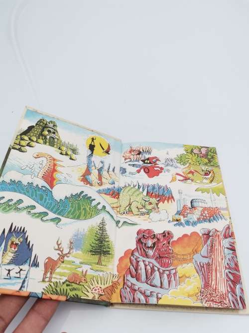 VINTAGE MASTERS OF THE UNIVERSE WINGS OF DOOM BOOK!!!