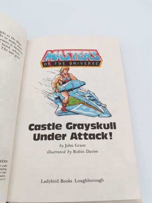 VINTAGE MASTERS OF THE UNIVERSE CASTLE GREY SKULL UNDER ATTACK BOOK!!