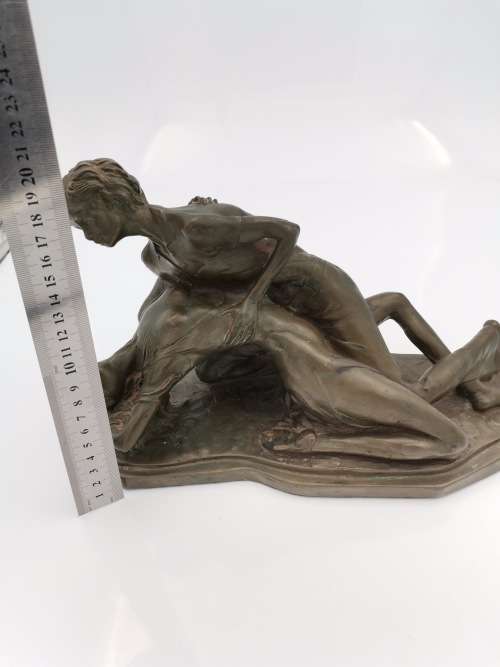 BEAUTIFUL HIGHLY DETAILED SCULPTURE SIGNED BY ARTIST LE RON 30CM LARGE!!!!