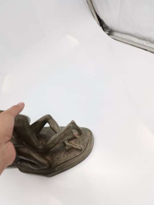 BEAUTIFUL HIGHLY DETAILED SCULPTURE SIGNED BY ARTIST LE RON 30CM LARGE!!!!