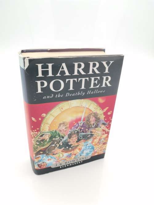HARRY POTTER AND THE DEATHLY HALLOWS FIRST EDITION BOOK!!!