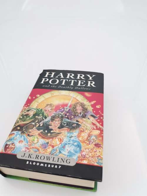 HARRY POTTER AND THE DEATHLY HALLOWS FIRST EDITION BOOK!!!