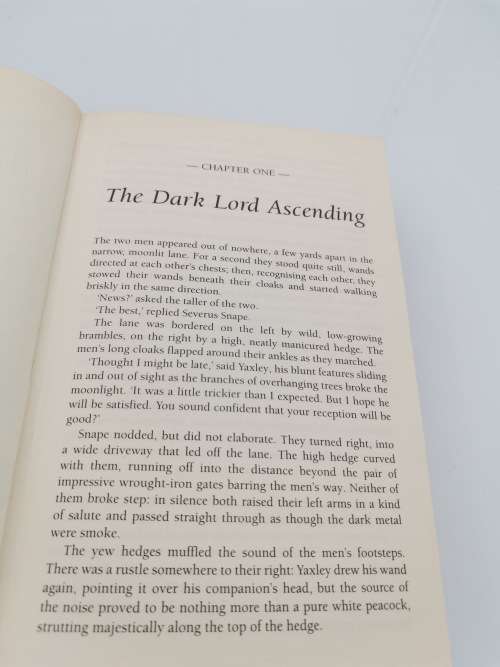 HARRY POTTER AND THE DEATHLY HALLOWS FIRST EDITION BOOK!!!