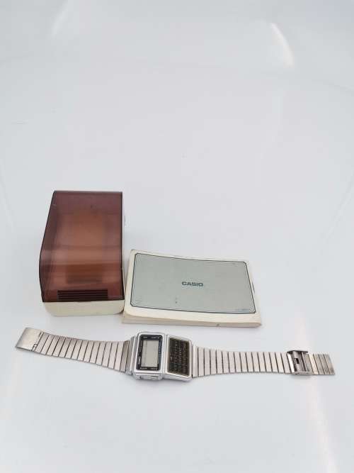 RARE VINTAGE CASIO DATABANK DIGITAL WATCH NO 563 WITH MANUAL IN ORIGINAL CASE NOT TESTED!!!