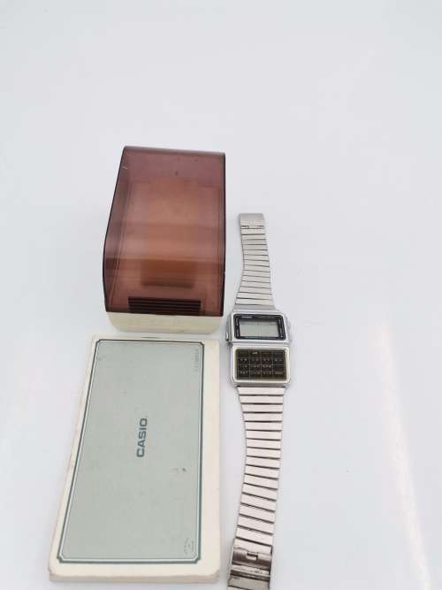 RARE VINTAGE CASIO DATABANK DIGITAL WATCH NO 563 WITH MANUAL IN ORIGINAL CASE NOT TESTED!!!