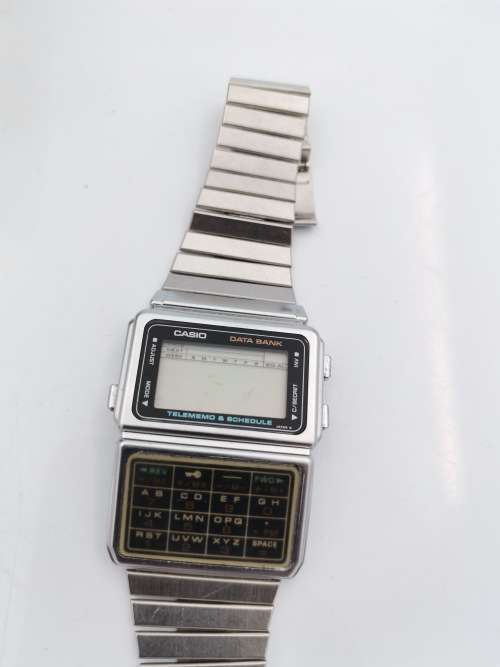 RARE VINTAGE CASIO DATABANK DIGITAL WATCH NO 563 WITH MANUAL IN ORIGINAL CASE NOT TESTED!!!
