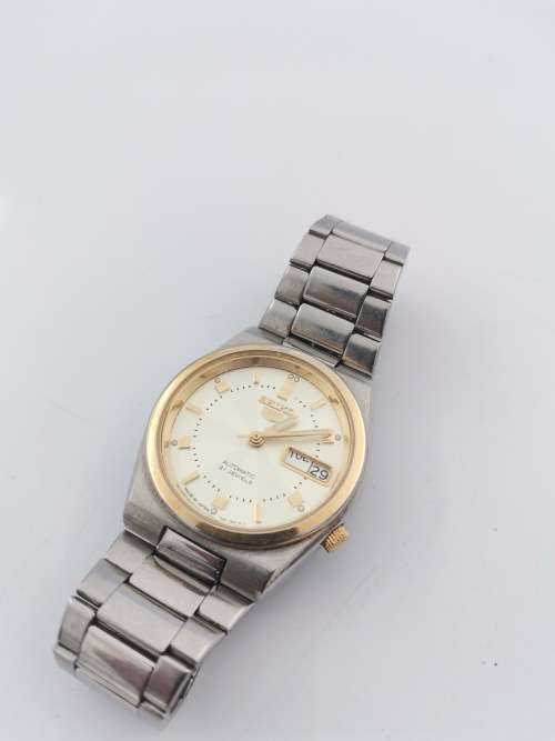 SEIKO 5 AUTOMATIC 21 JEWLS MADE IN JAPAN WORKS!!!