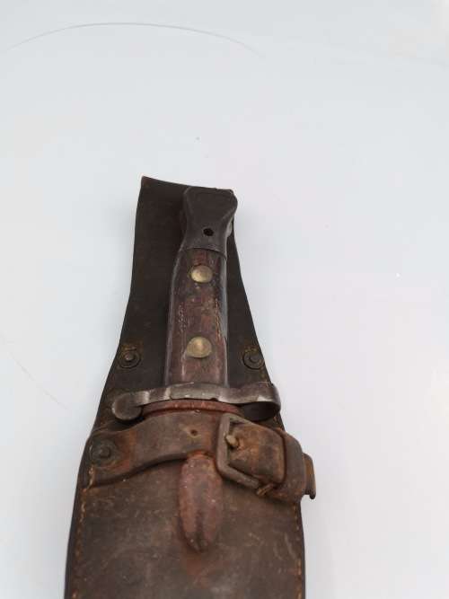 ANTIQUE WW2 BRITISH  BAYONET WITH SCABBARD  42CM TALL WITH MARKINGS!!!