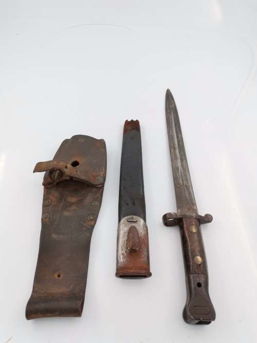 ANTIQUE WW2 BRITISH  BAYONET WITH SCABBARD  42CM TALL WITH MARKINGS!!!