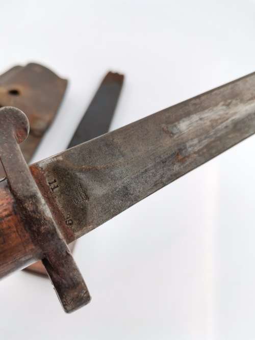 ANTIQUE WW2 BRITISH  BAYONET WITH SCABBARD  42CM TALL WITH MARKINGS!!!