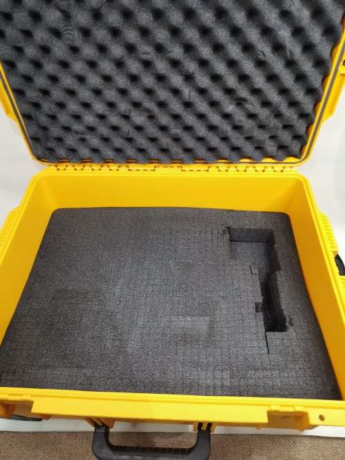 IM2720 STORM TRACK CASE YELLOW WATERPROOF CASE!!!