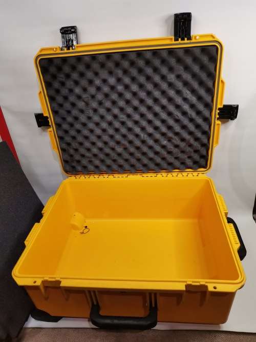 IM2720 STORM TRACK CASE YELLOW WATERPROOF CASE!!!
