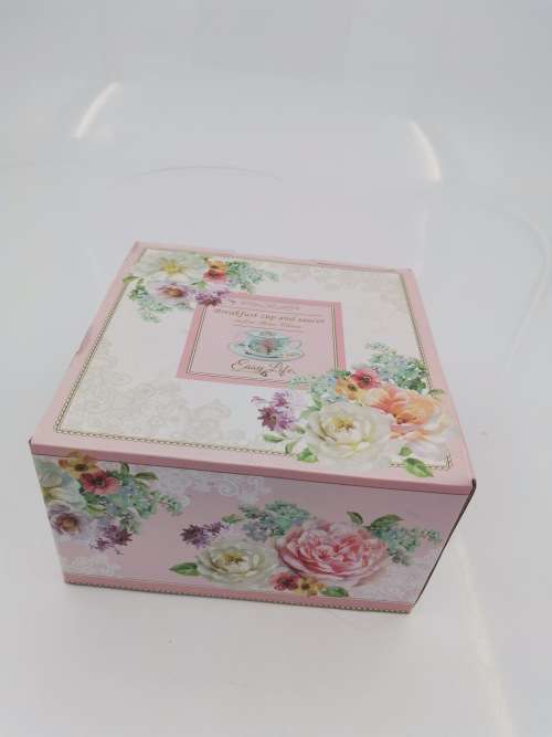 BEAUTIFUL FINE BONE CHINA SET!!!