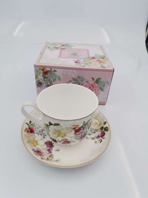 BEAUTIFUL FINE BONE CHINA SET!!!