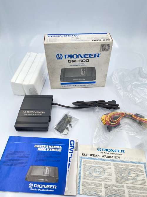 PIONEER GM 600 amplifier not tested looks new inside box !!!!
