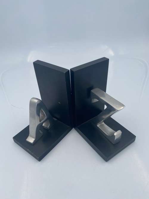 BEAUTIFUL A TO Z BOOKENDS!!!!!