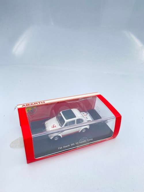 FIAT ABARTH 695 scake 1:43 Sparkmodels!!!