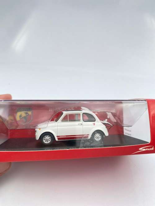 FIAT ABARTH 695 scake 1:43 Sparkmodels!!!