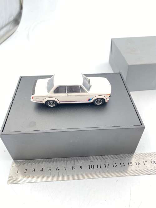 RARE BMW 2002 TURBO COLECTORS PIECE IN BMW BOX SVSKE 1:43!!!!