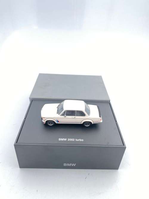 RARE BMW 2002 TURBO COLECTORS PIECE IN BMW BOX SVSKE 1:43!!!!
