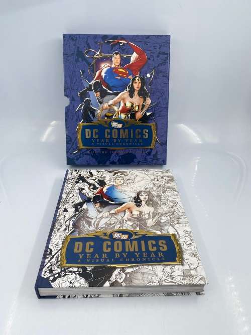 LARGE DC COMICS YEAR BY YEAR  A VISUAL CHRONICLE!!!!!