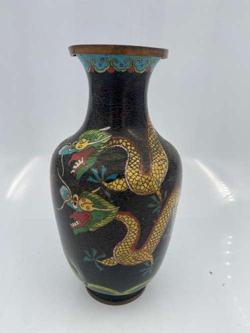 25CM TALL CLASON DRAGON VASE HAS DAMAGEDS STILL A STUNNING PIECE AS SEEN ON PICTURES !!!!