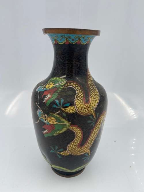 25CM TALL CLASON DRAGON VASE HAS DAMAGEDS STILL A STUNNING PIECE AS SEEN ON PICTURES !!!!