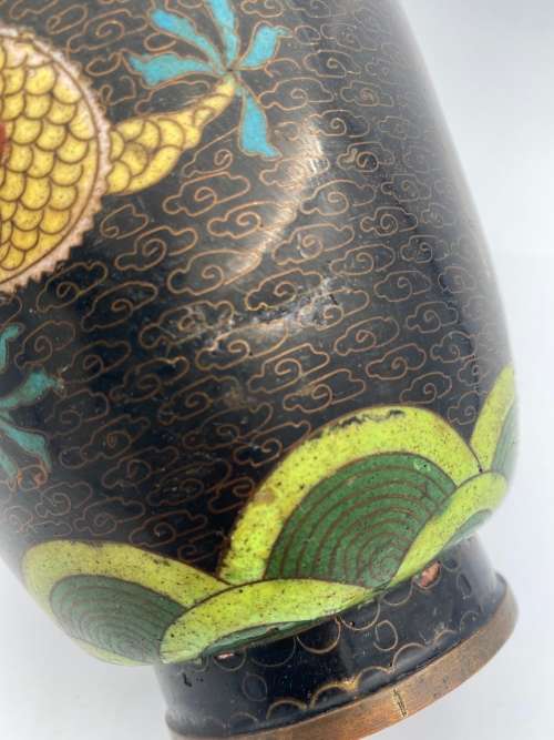 25CM TALL CLASON DRAGON VASE HAS DAMAGEDS STILL A STUNNING PIECE AS SEEN ON PICTURES !!!!