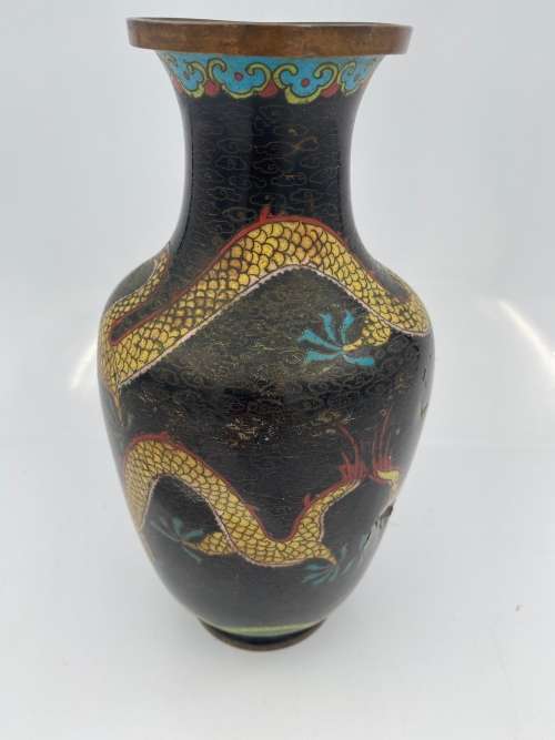 25CM TALL CLASON DRAGON VASE HAS DAMAGEDS STILL A STUNNING PIECE AS SEEN ON PICTURES !!!!