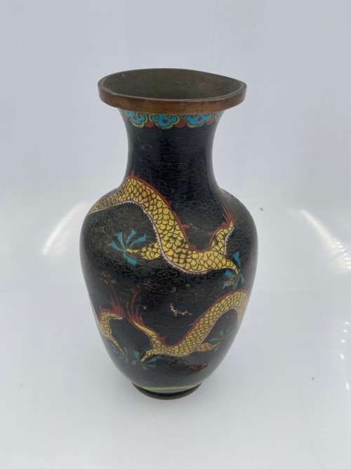 25CM TALL CLASON DRAGON VASE HAS DAMAGEDS STILL A STUNNING PIECE AS SEEN ON PICTURES !!!!