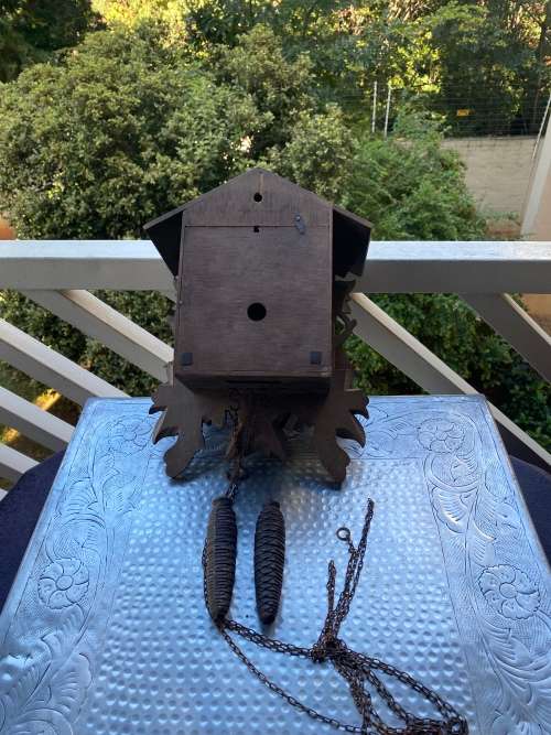 LARGE VINTAGE GERMANY CUCKOO CLOCK NOT TESTED AS SEEN ON PICTURES!!!!
