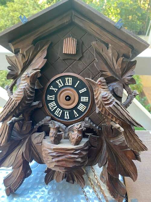 LARGE VINTAGE GERMANY CUCKOO CLOCK NOT TESTED AS SEEN ON PICTURES!!!!