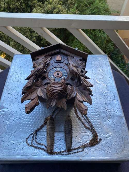 LARGE VINTAGE GERMANY CUCKOO CLOCK NOT TESTED AS SEEN ON PICTURES!!!!
