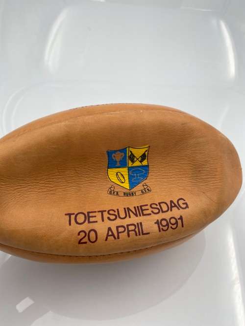 RARE SUPER SPINGBOK LEATHER BALL BY INVINCIBLE IN GOOD CONDITION!!!!
