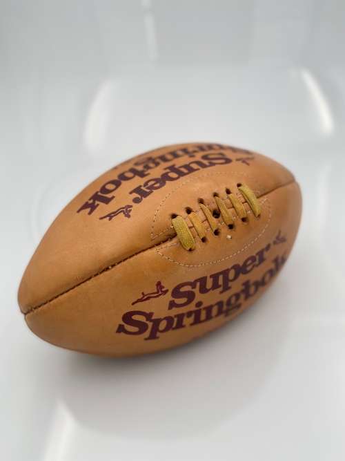 RARE SUPER SPINGBOK LEATHER BALL BY INVINCIBLE IN GOOD CONDITION!!!!