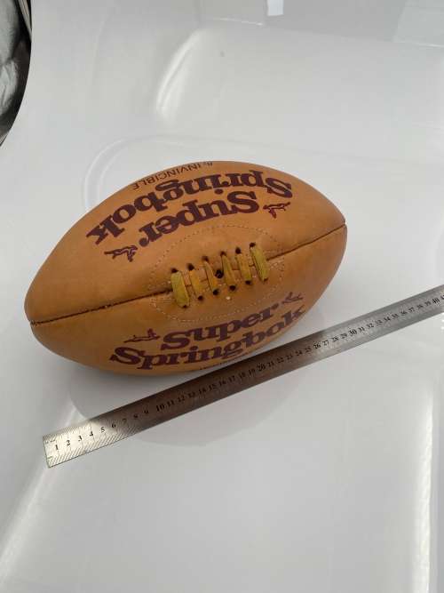 RARE SUPER SPINGBOK LEATHER BALL BY INVINCIBLE IN GOOD CONDITION!!!!