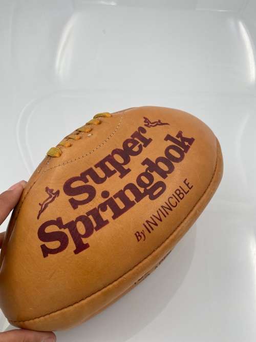 RARE SUPER SPINGBOK LEATHER BALL BY INVINCIBLE IN GOOD CONDITION!!!!