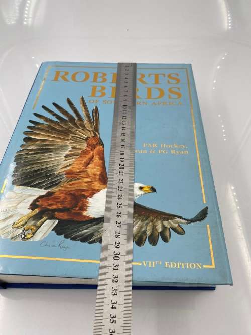 Roberts Birds of Southern Africa large  5,5kg Book 7th Edition!!!!