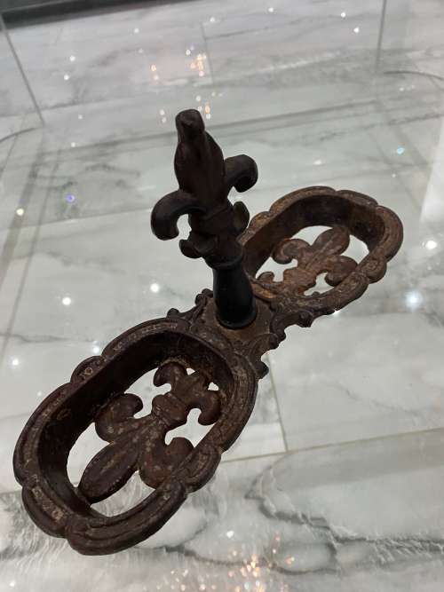 CAST IRON DISPLAY PIECE!!