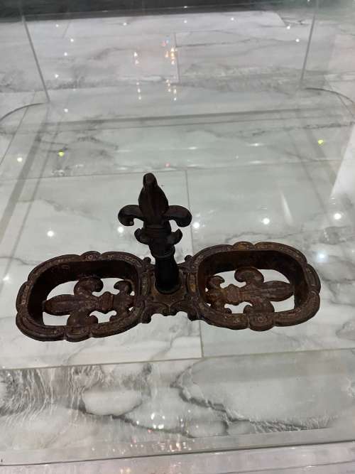 CAST IRON DISPLAY PIECE!!