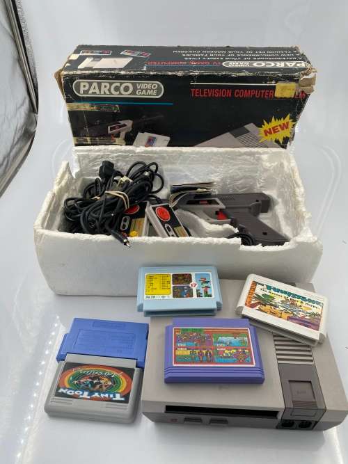 VINTAGE BOXED PARCO TV GAME SET COMPLETE WITH CARTRIDGES BID FOR ALL !!!!