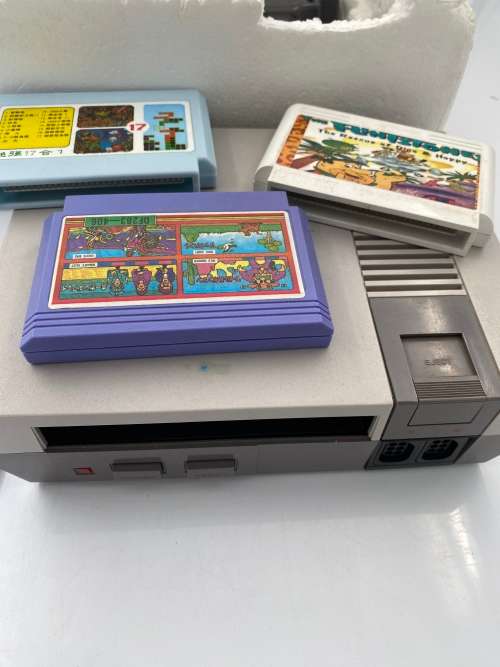 VINTAGE BOXED PARCO TV GAME SET COMPLETE WITH CARTRIDGES BID FOR ALL !!!!
