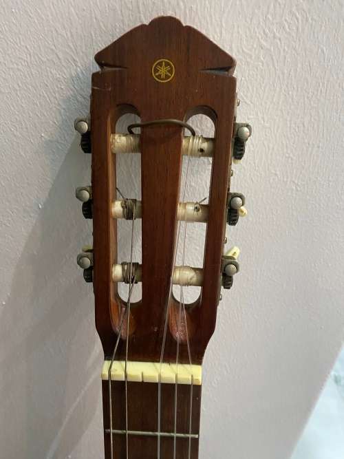 YAMAHA G-55A GUITAR HAS SCRATCHES SHOWN ON PICTURES!!!!!