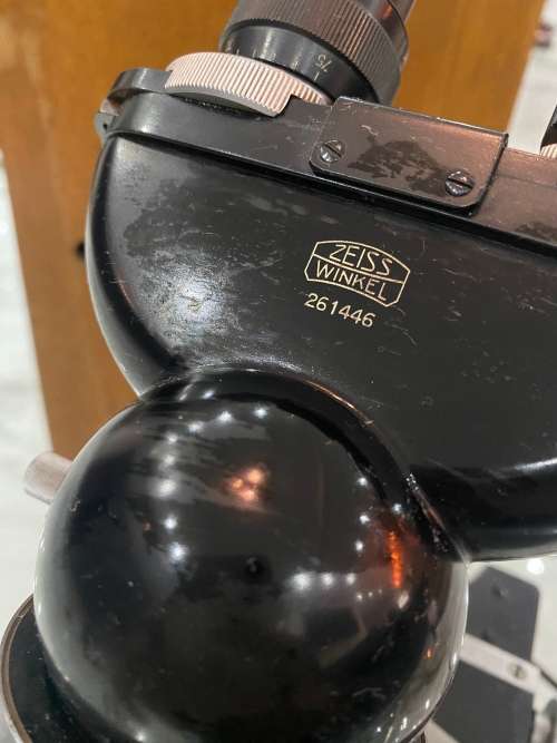 LARGE HEAVY ZEISS WINKEL 261446 MICROSCOPE IN WOODEN CASE !!!!