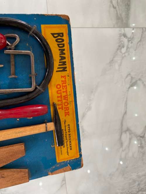 RARE VINTAGE TOOL SET ON CARD !!!!
