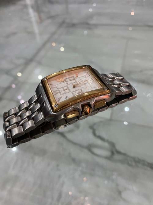 PIERRE CARDIN MENS WATCH NEEDS NEW BATTERY !!!