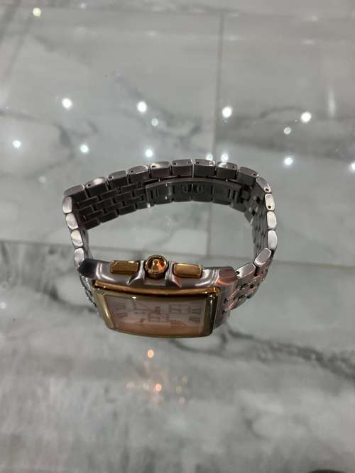 PIERRE CARDIN MENS WATCH NEEDS NEW BATTERY !!!